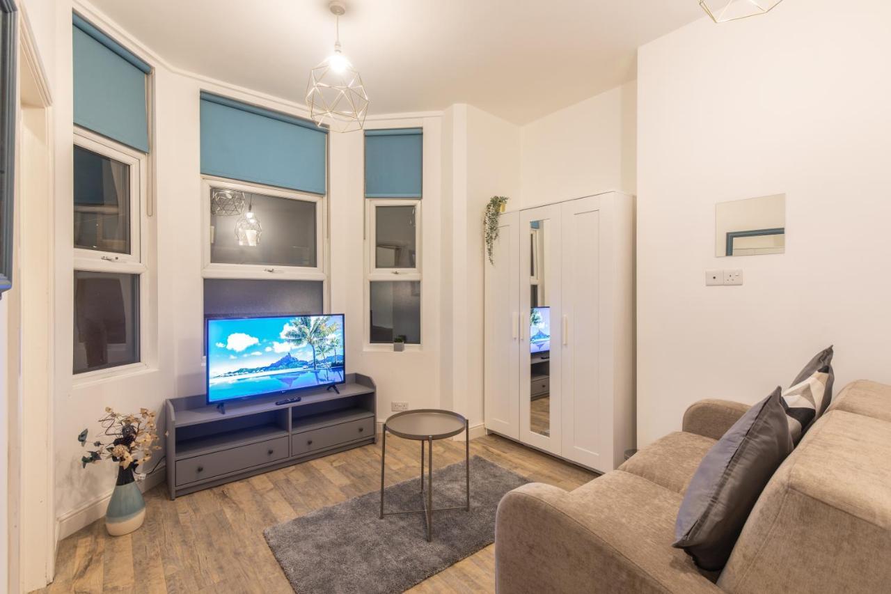 Cosy Modern Apartment, Grand Victorian Building, 5 Mins To Coventry City Centre 외부 사진